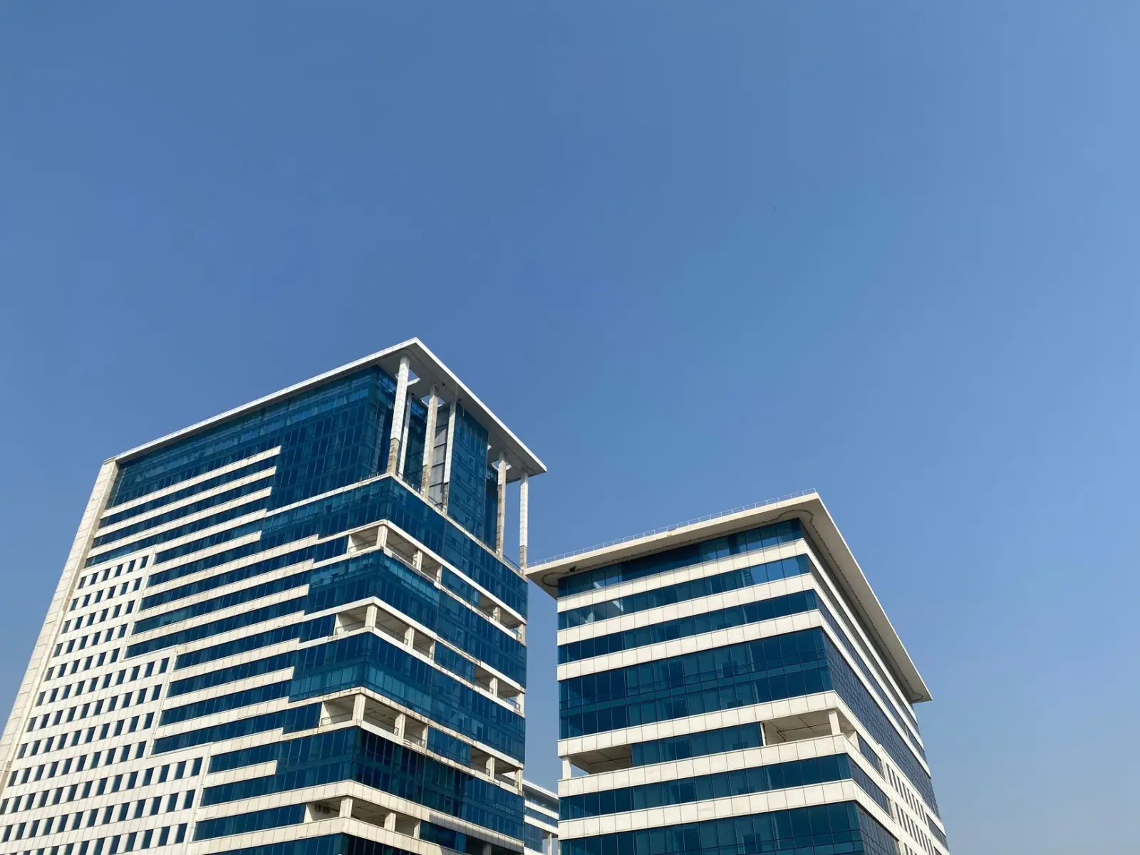 东莞欣荣手套织造解析劳保手套在建筑工地的防滑耐磨标准